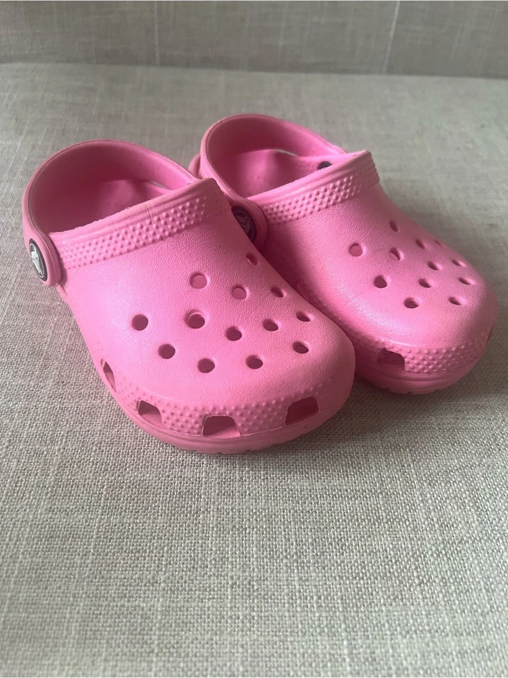 CROCS Kids Girls Pink logo mule Clogs w/strap, size 8
